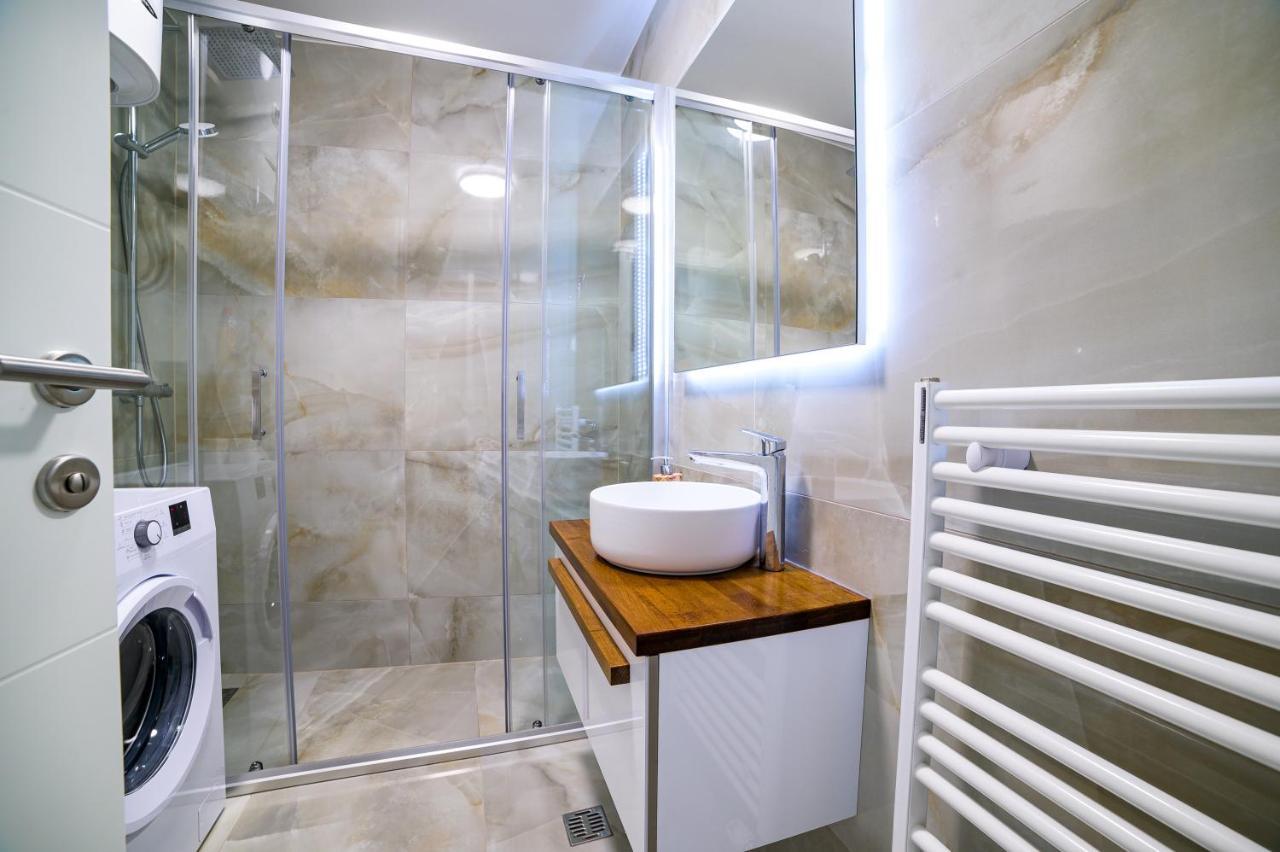 Sun Square Apartment